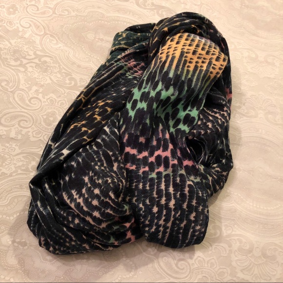 Silence + Noise Multicolor Infinity Scarf - Picture 5 of 6